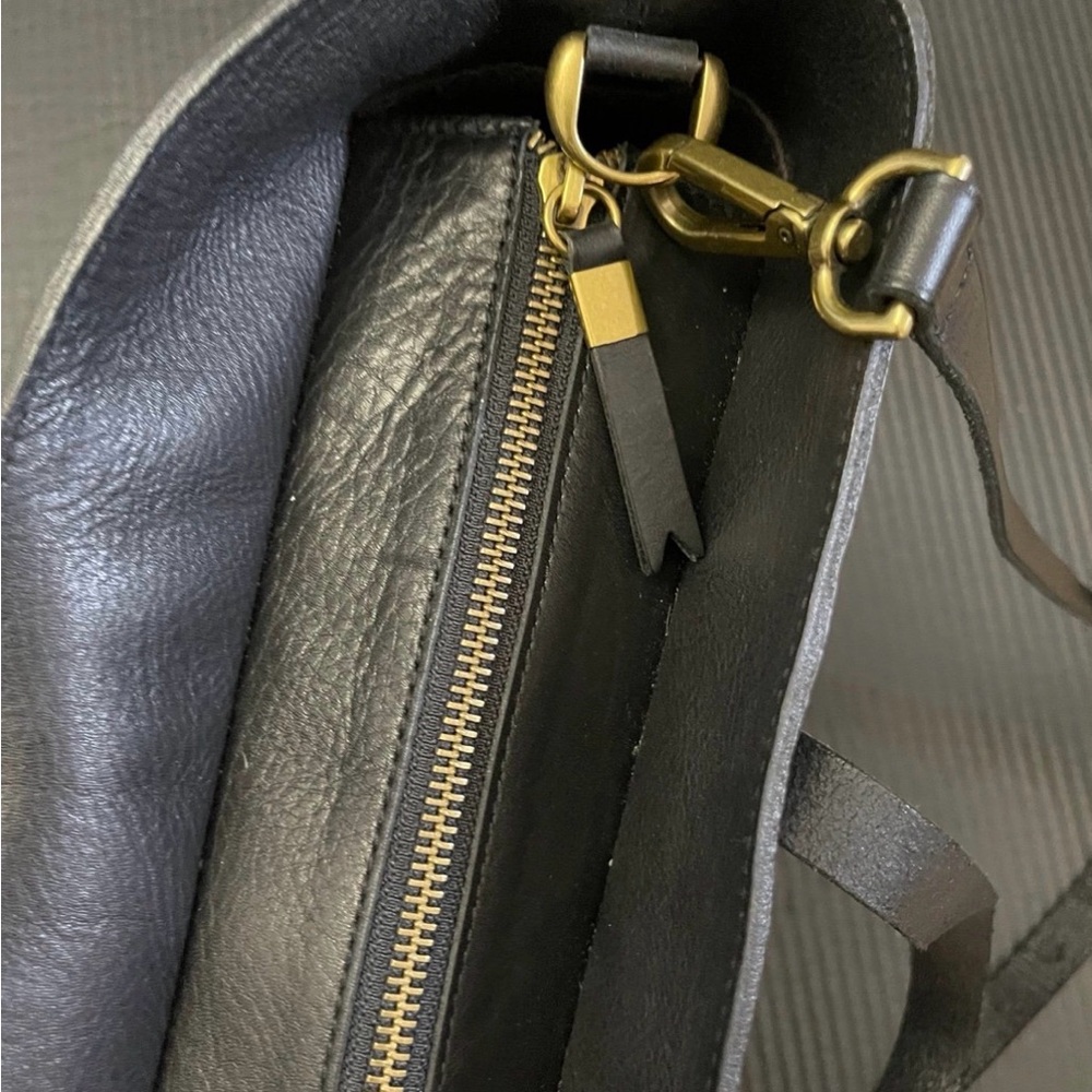 Madewell Zip Top Black Leather Transport Bag - Picture 3 of 12